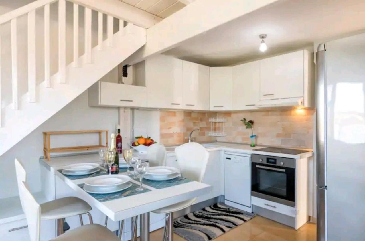 Govino Bay Luxury Beach Loft Apartment Danilia Eksteriør billede