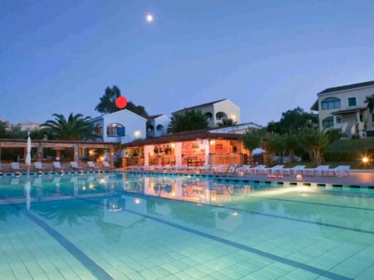 Govino Bay Luxury Beach Loft Apartment Danilia Eksteriør billede